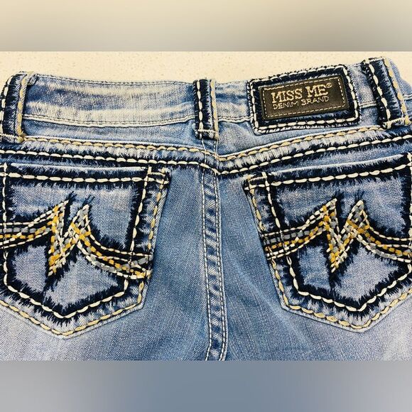 Miss Me Sunny Bootcut Jeans 26x30 Stretch Distressed EUC Embroidered - Picture 1 of 11
